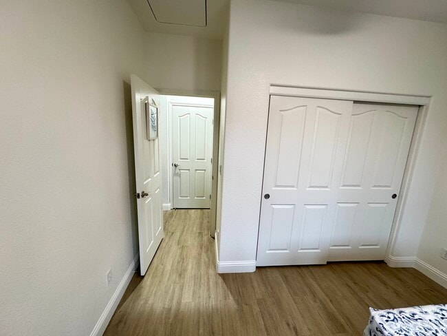 Building Photo - 464 W Callado Ave