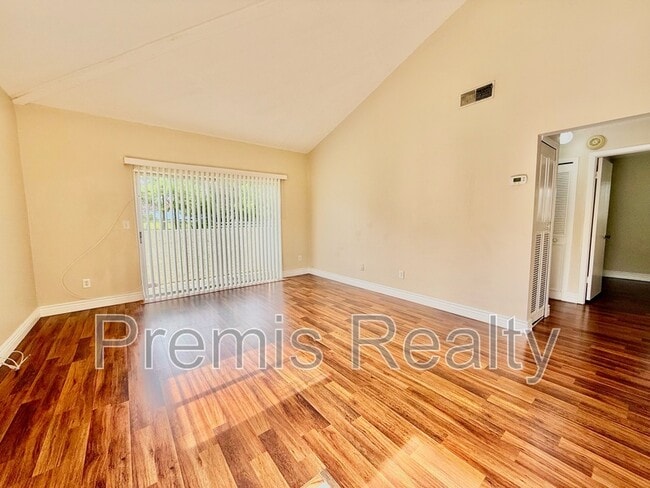 Photo - 2931 Bough Ave Unit A