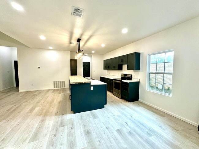 Photo - 2617 47th St