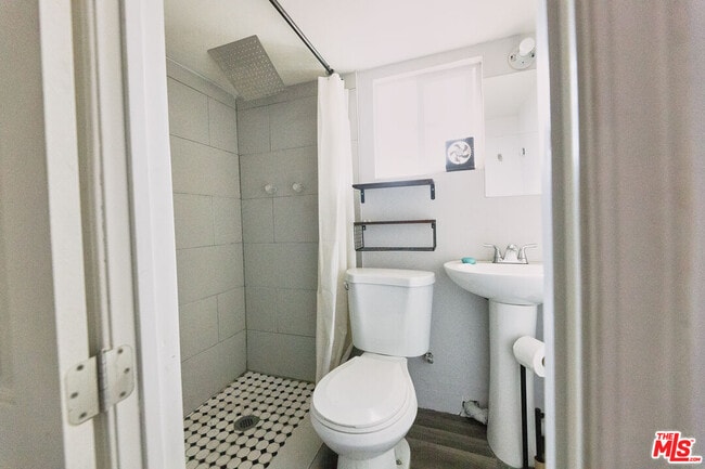 Photo - 1416 Helen Dr Unidad A