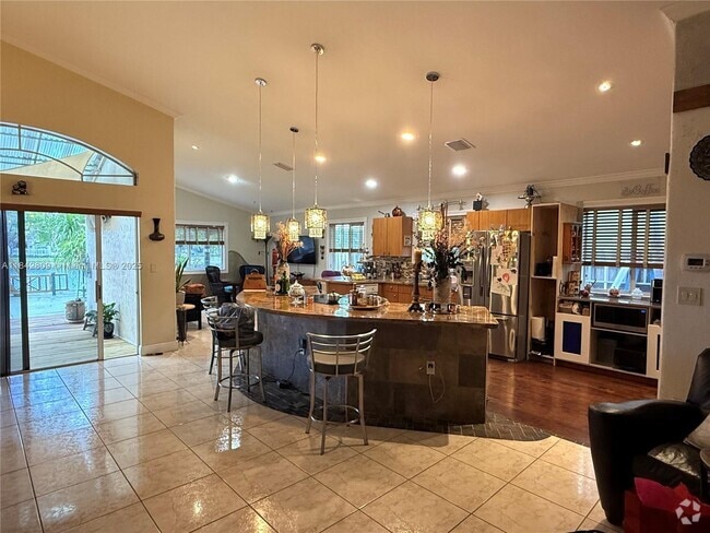 Building Photo - 16340 SW 52nd St Rental