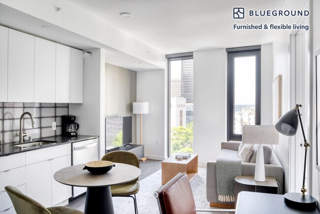 Building Photo - 702 Spring St Rental