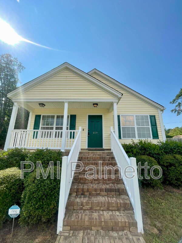 Building Photo - 229 St Andrews Pl Dr Rental