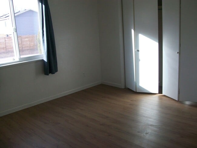 Photo - 4448 Lake Mead Dr