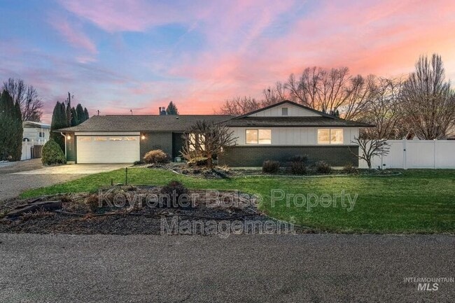 Photo - 4115 E Meadow Wood Dr House