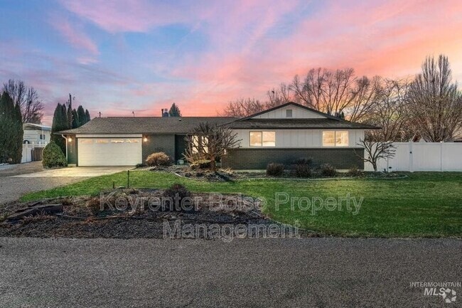 Building Photo - 4115 E Meadow Wood Dr Rental