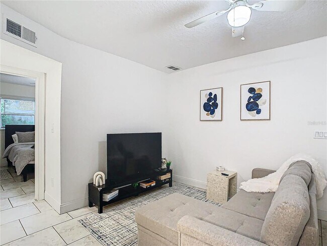 Photo - 3025 Long St