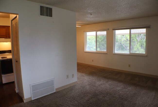 Photo - 1705 Heatheridge Rd