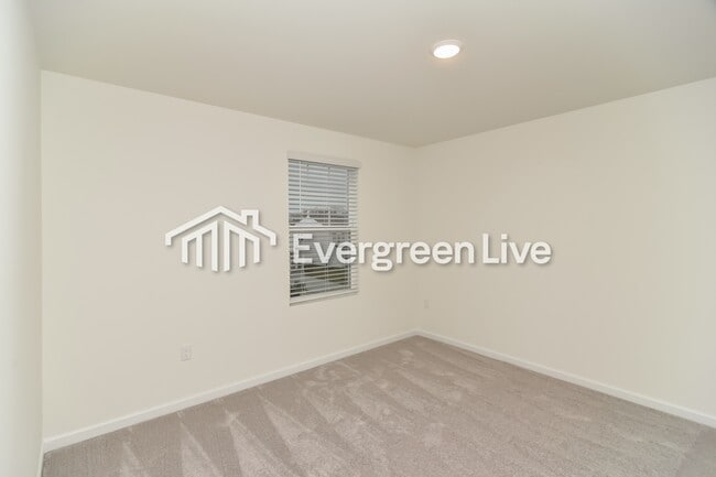 Photo - 1064 Large Poppy Dr