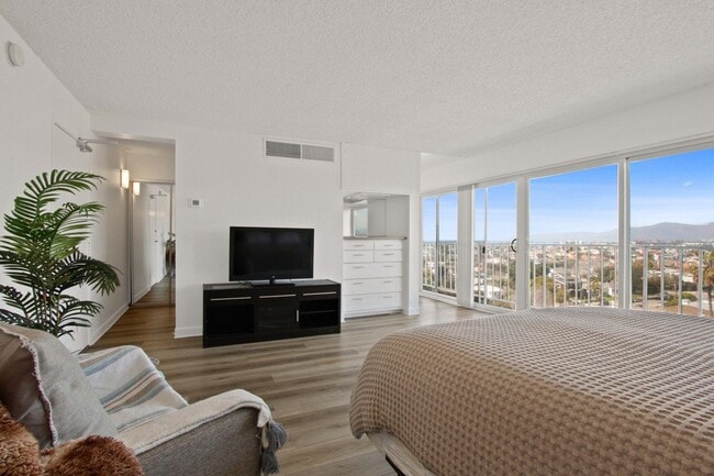 Photo - Marina Tower