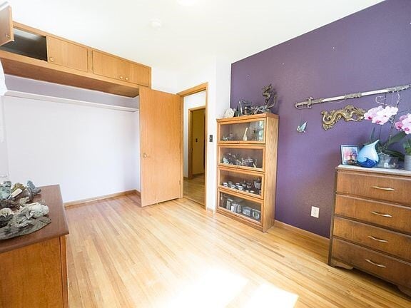 Photo - 525 Maple Ln