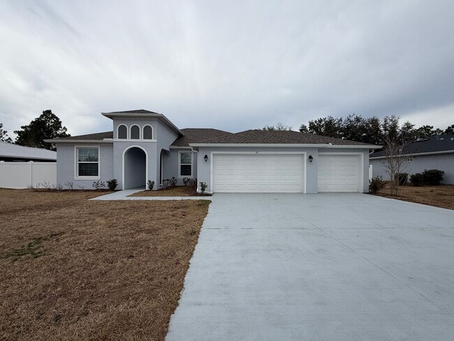 Building Photo - Beautiful 4 bedroom 2 bathroom home