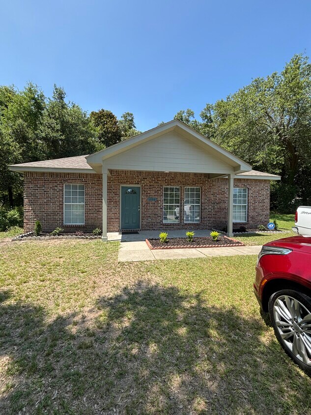 Photo - 206 E Railroad St (Gulfport, MS)
