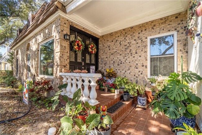 Building Photo - 19 S Col Rowe Blvd Unit 23