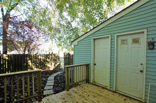 Photo - 90 Village Dr