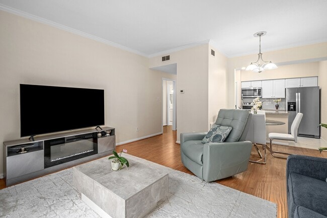 Photo - 2475 Underwood St Unidad 174