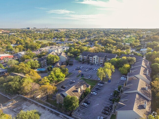 Building Photo - Silver Creek Apartments