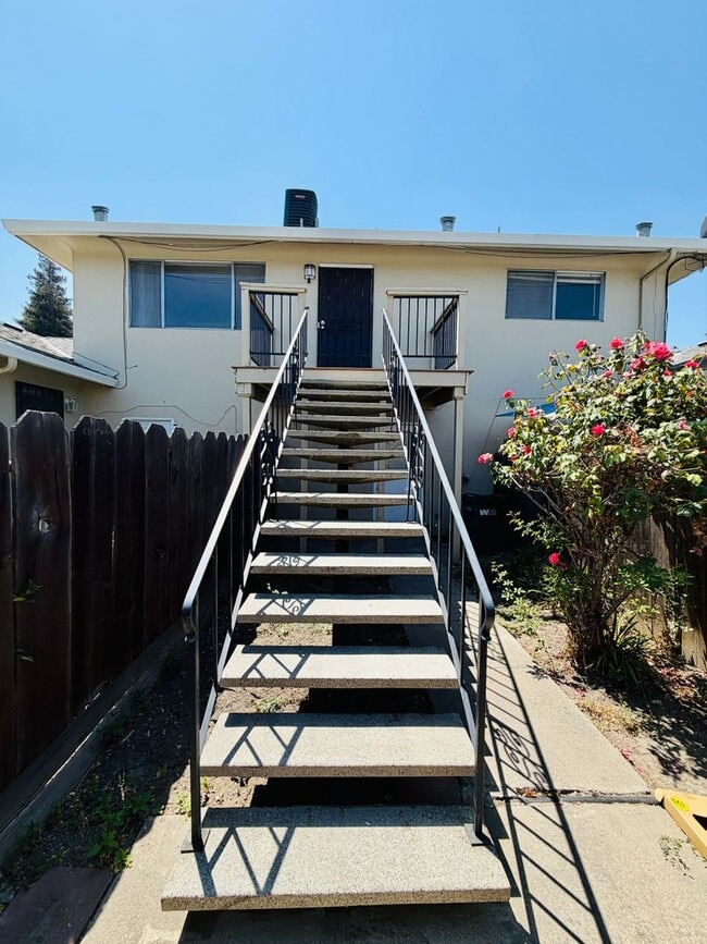 Building Photo - 203 W Benjamin Holt Dr Unit 6411 Alturas Ave