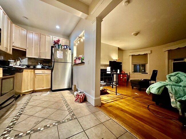 Photo - 19 Saint Lukes Rd Unit 1