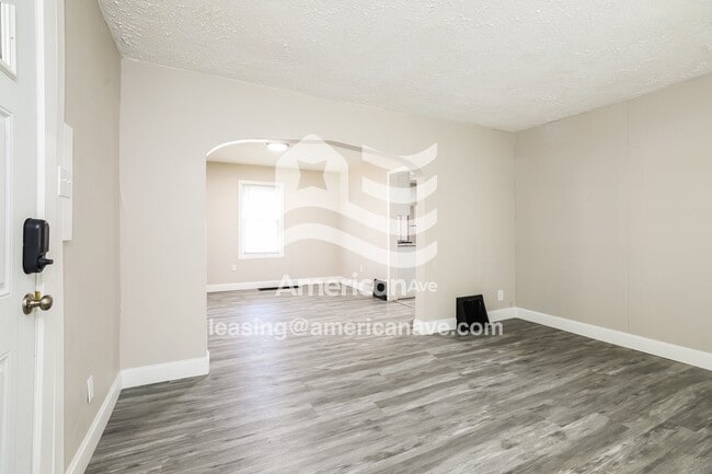 Photo - 569 Elbon Ave