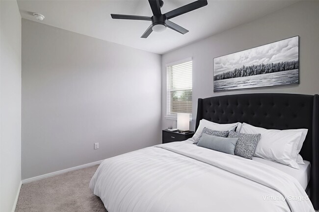 Building Photo - 445 Shiner Ln