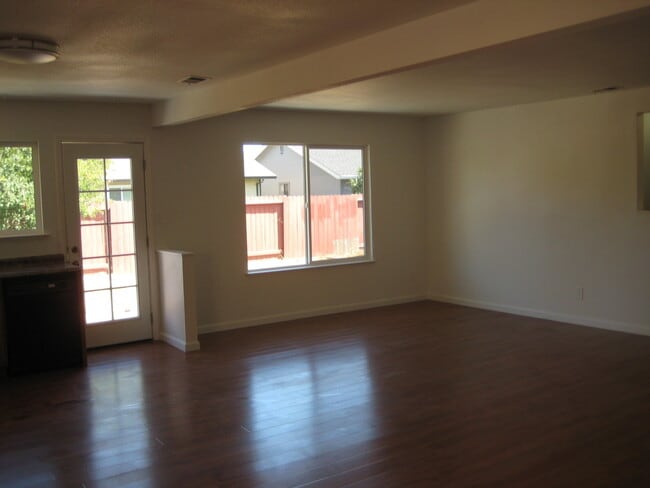 Photo - Charming 3 bedroom 2 bath home for Rent