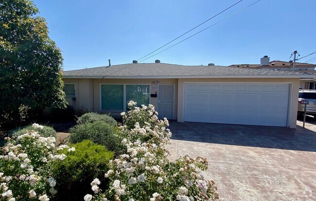 Building Photo - 15707-15707 1/2 Larch Ave. Unit 15707 Rental