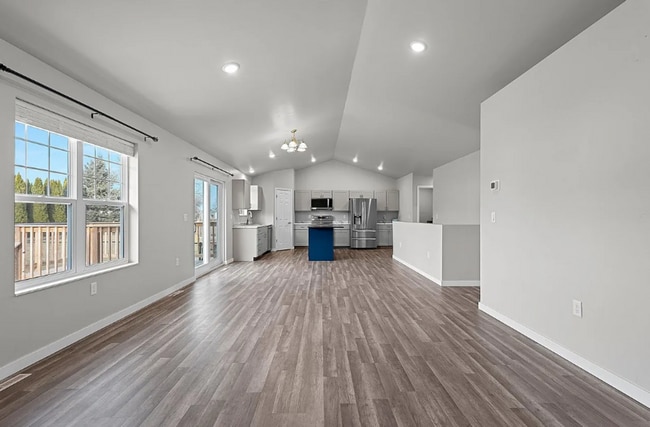 Building Photo - 4 Bedroom- 2.5 Bathroom New Build Duplex- Pulaski!