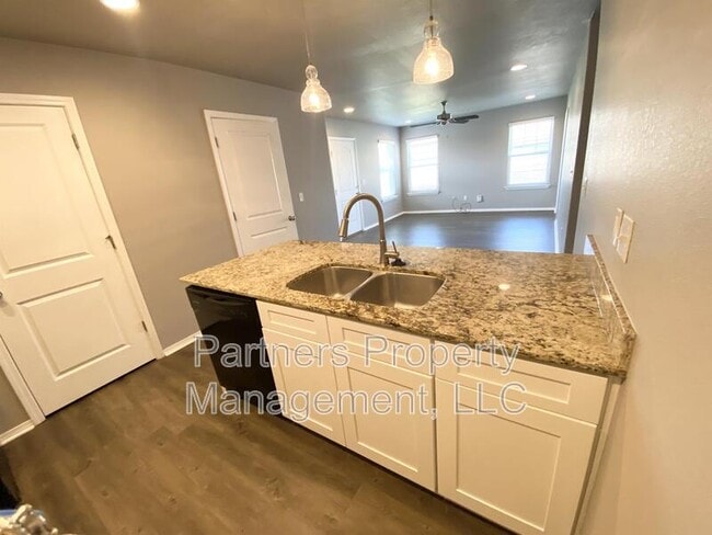Photo - 810 Hindman Dr
