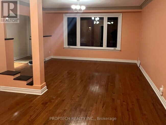 Photo - 41 Cartier Crescent