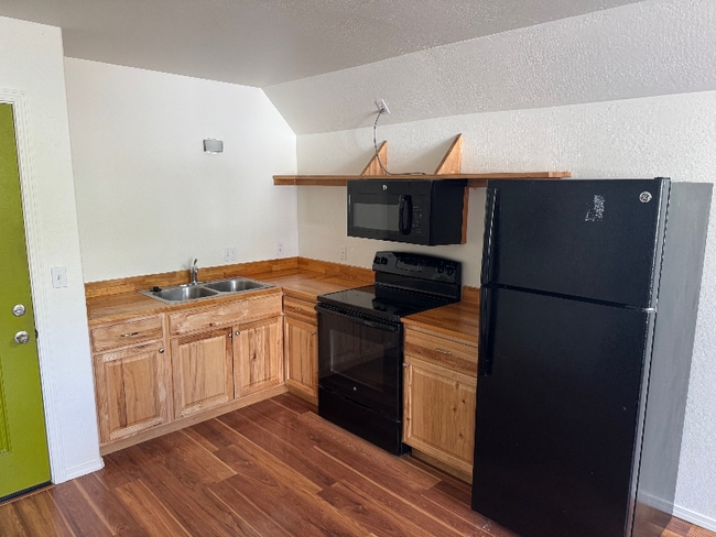Photo - 12 S Mikes Pike St Apartment Unit B