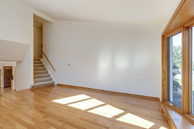 Photo - 317 E Valley Ln