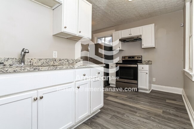 Photo - 635 Watkins St