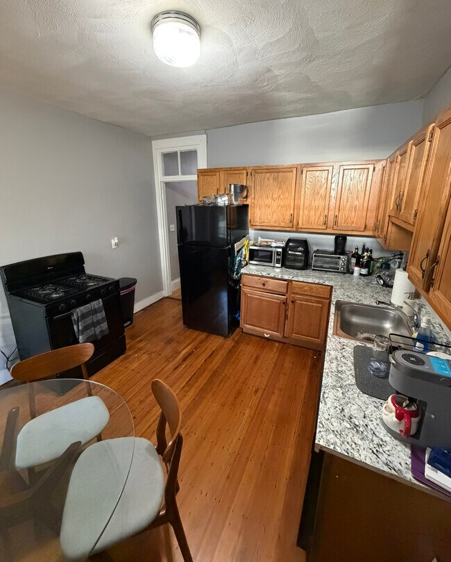 Photo - 121 Hillside St Unit 2