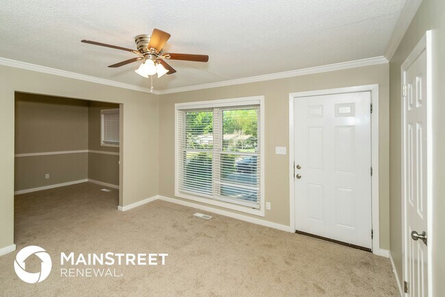 Photo - 1309 Lake Ln NE