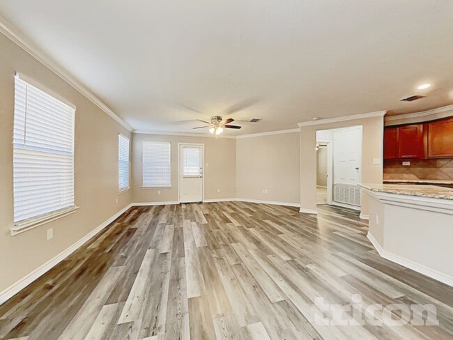 Photo - 15307 Delta Pt