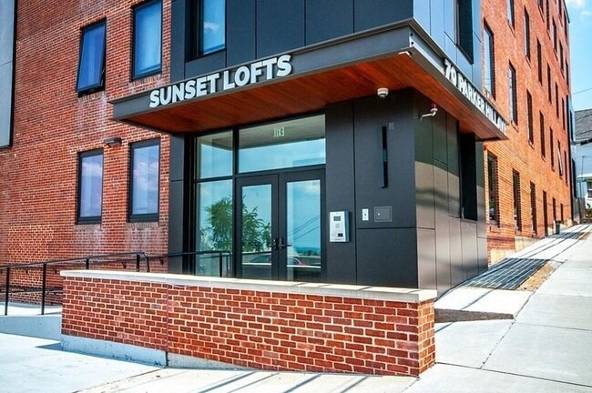 Building Photo - 70 Parker Hill Ave Unit 105