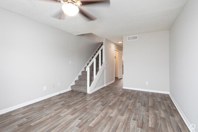 2BR, 1.5BA, 1,011SF