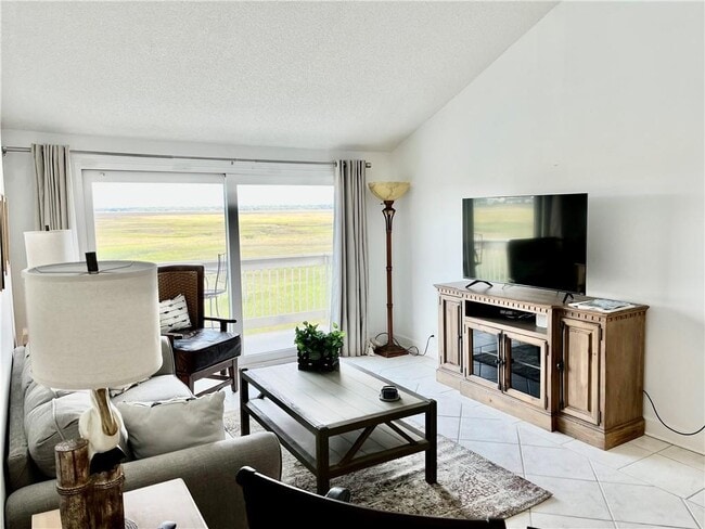 Photo - 372 Moss Oak Cir