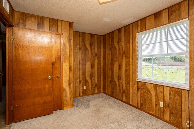 2BR, 1BA - 800SF - Second Bedroom