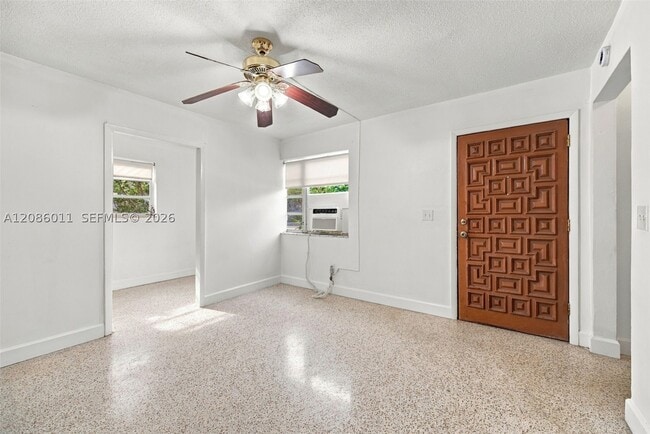 882 NW 2nd St