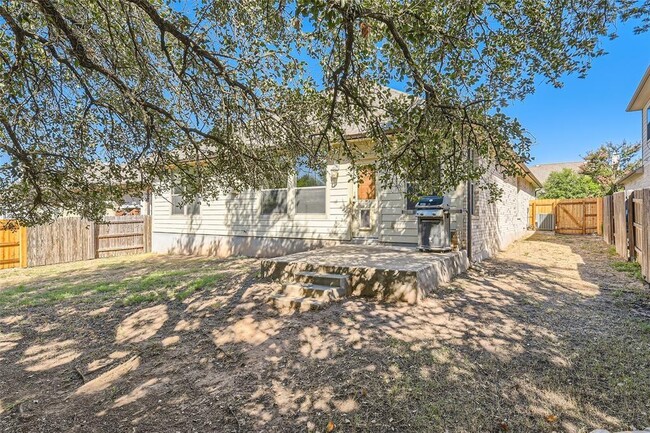 Photo - 290 Maeves Way