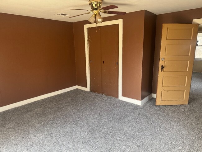 Photo - 227 E Poplar Ave