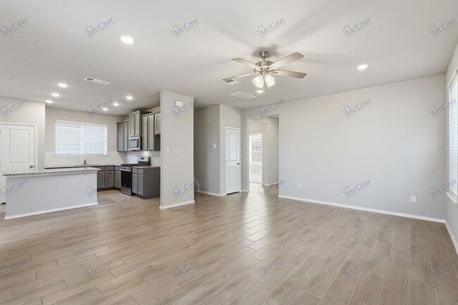 Photo - 7041 Helena Hl