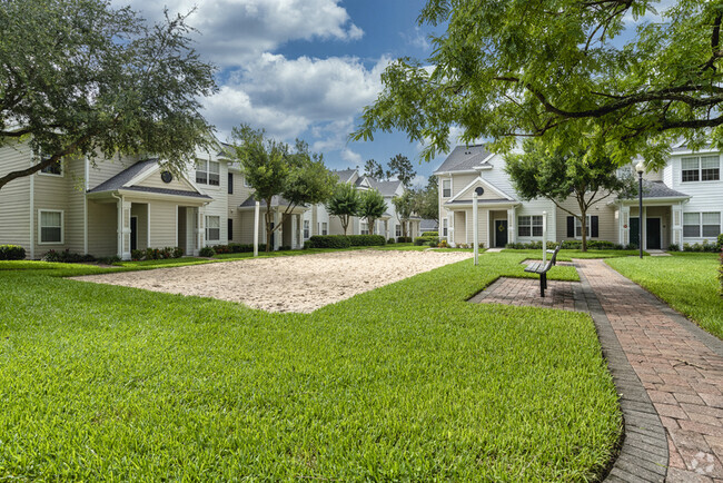 Building Photo - 1300 Eastern Pecan Pl Unit 105 Rental