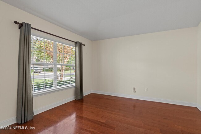 Photo - 293 Edge of Woods Rd