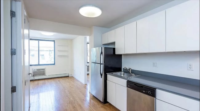 Photo - 924 Metropolitan Ave Apartment Unit 206