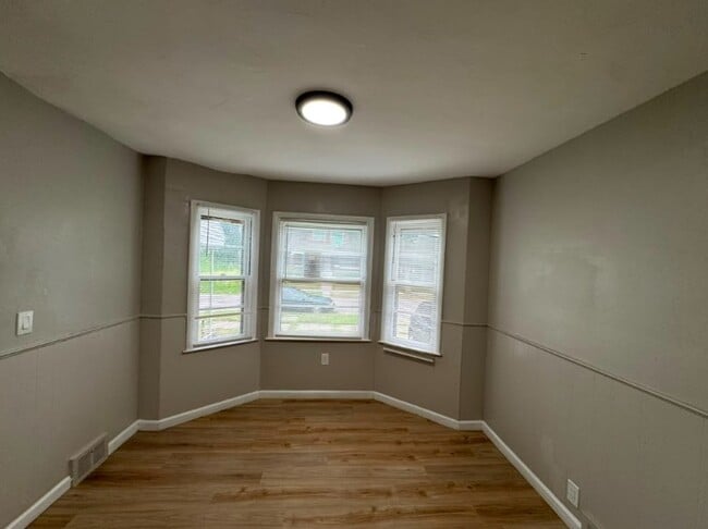 Photo - 12037 Corbett Ave