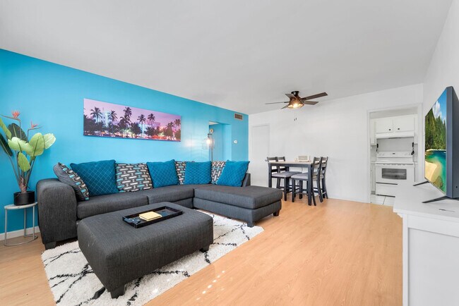 Photo - 1821 NE 62nd St Unidad 301