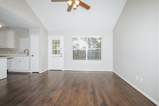 Photo - 16325 Sun View Ln